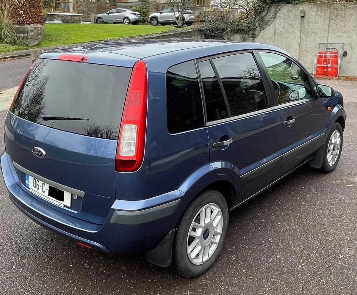 Ford Fusion - Image 4