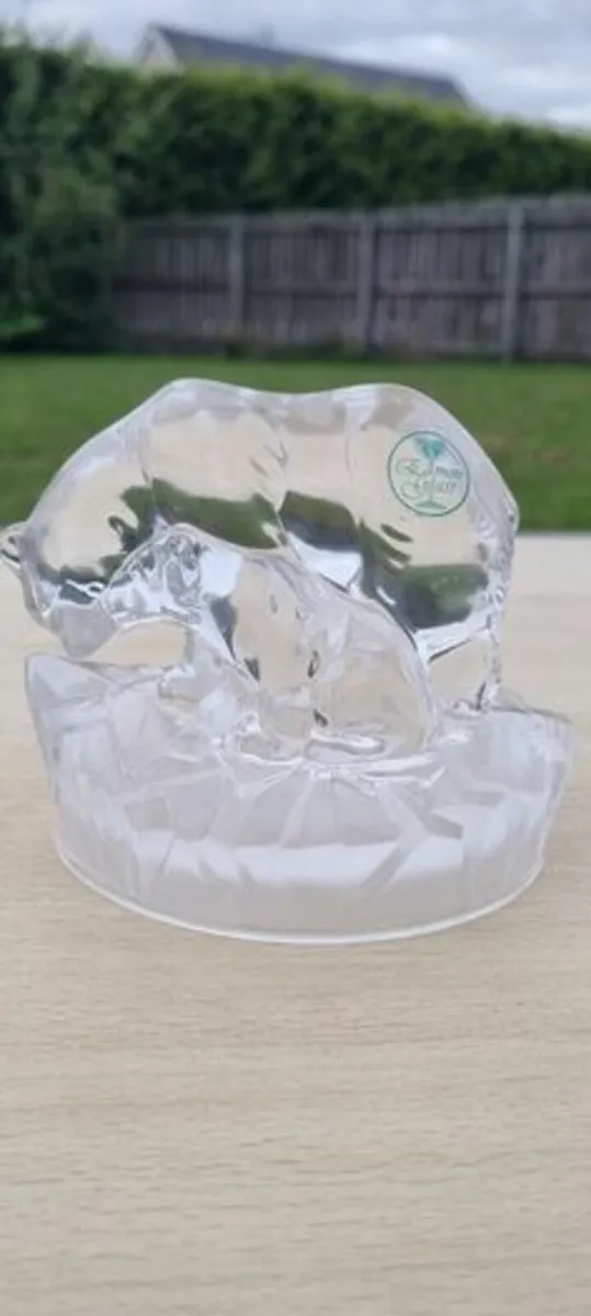 Eamon glass polar bears - Image 1