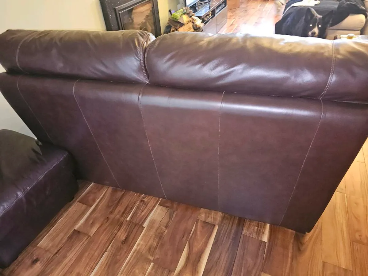 2 seater leather sofa - Image 3