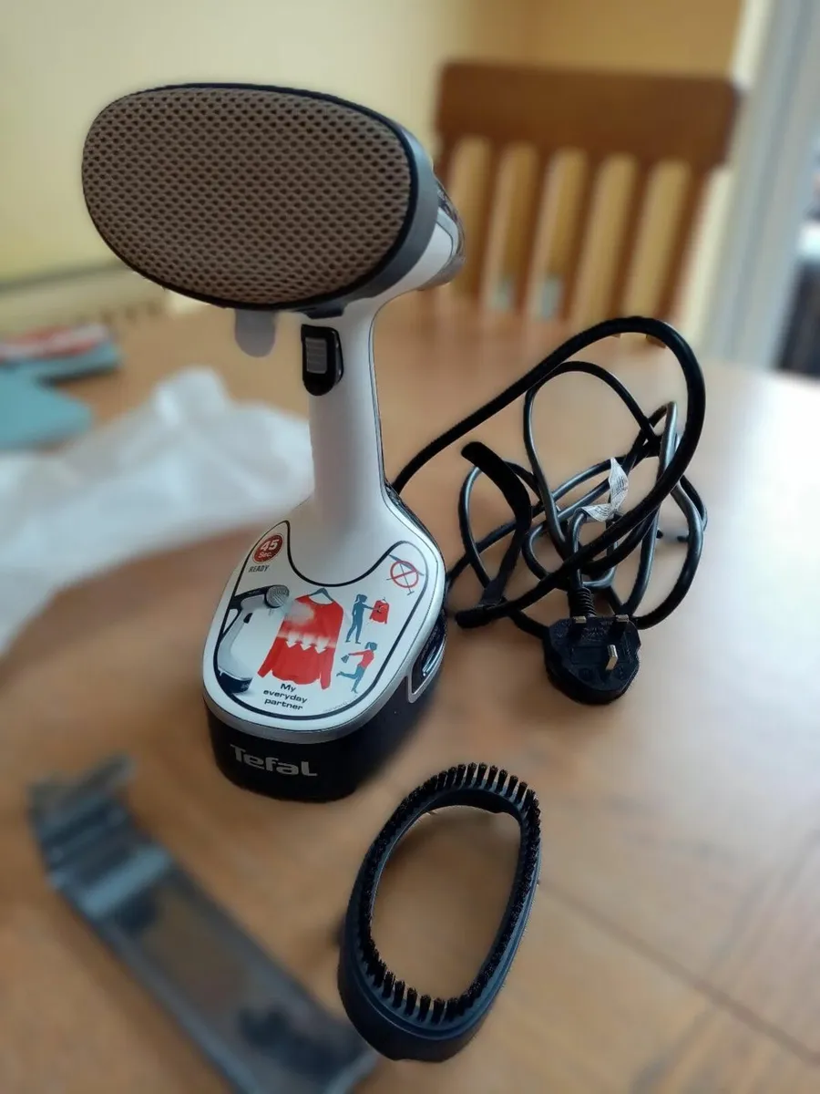 Tefal Access Steam handheld garment steamer model - Image 4