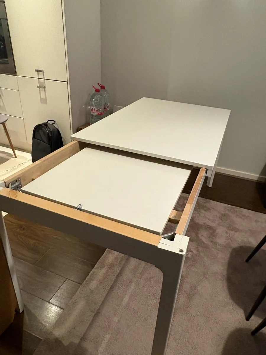 Table plus 4 chairs - Image 3