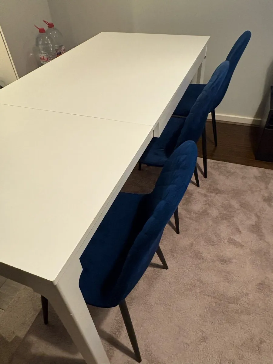 Table plus 4 chairs - Image 4