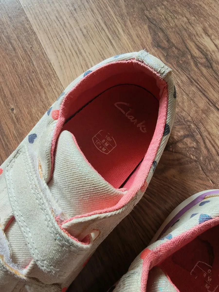 Girls Clarks Shoes Size 10 €4 - Image 2