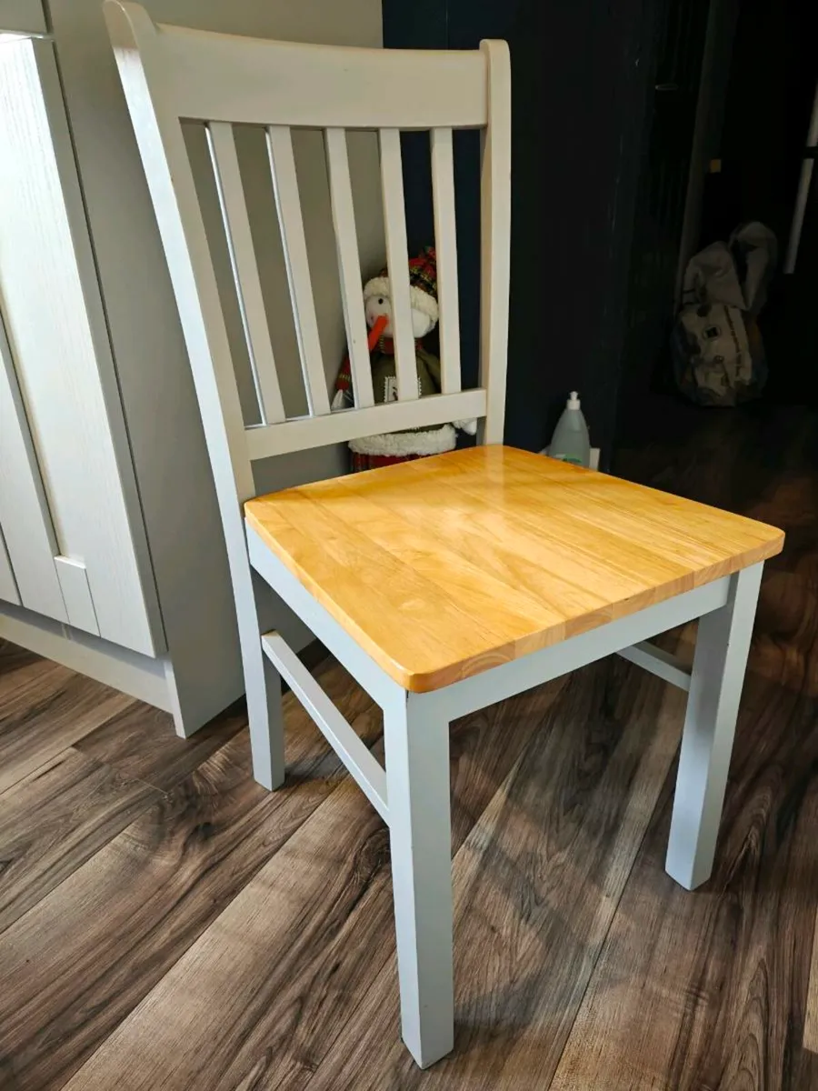 Four dining chairs - Image 1