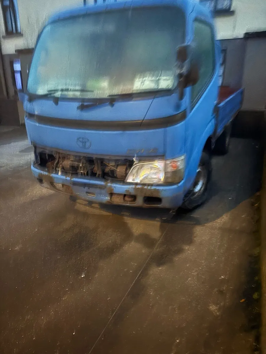 2004 Toyota dyna parts or export - Image 3