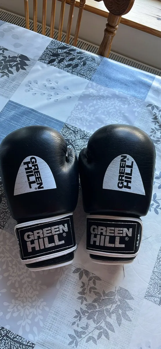 boxing gloves - Image 1