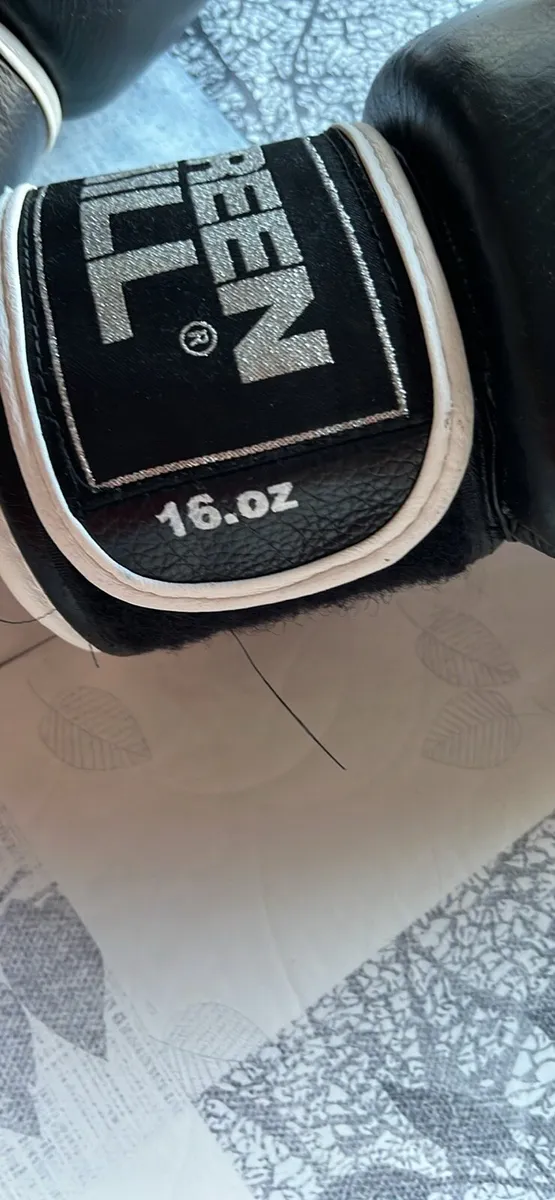 boxing gloves - Image 2