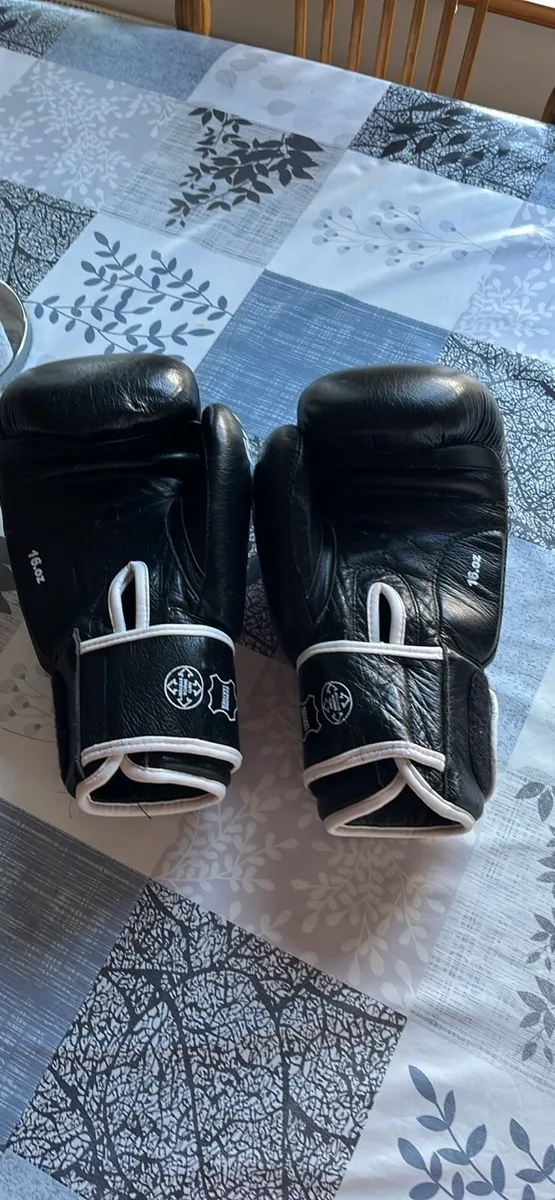 boxing gloves - Image 3