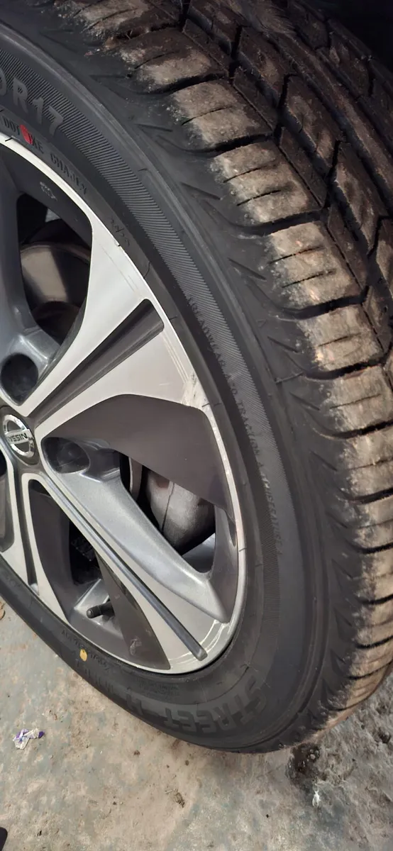 Nissan Leaf 2021 needs repair - Image 4