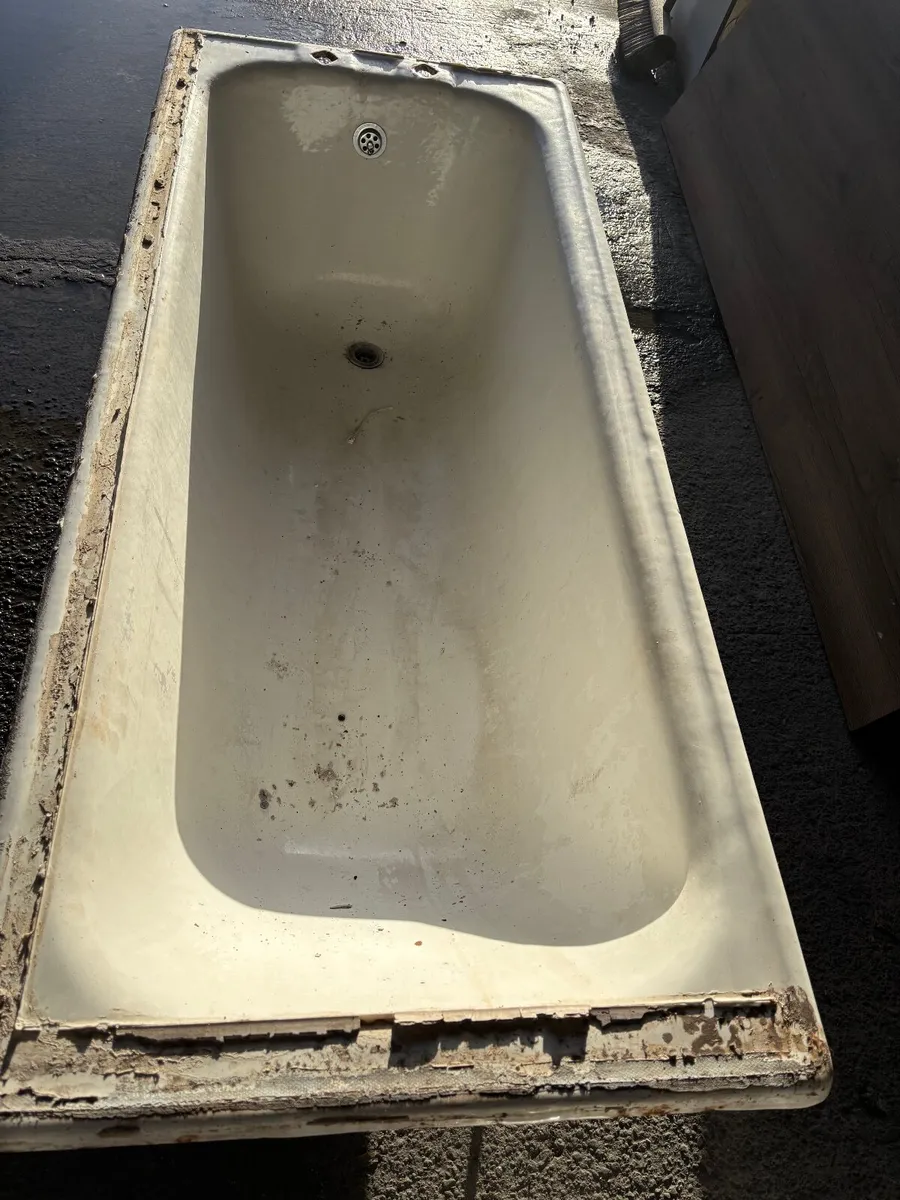 Cast Iron Bath - Image 2