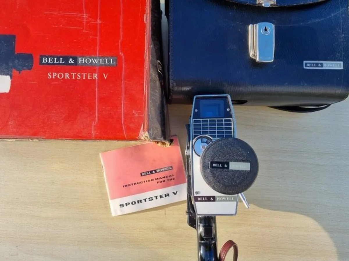Vintage Movie Camera - Bell&Howell Sportster V - Image 2