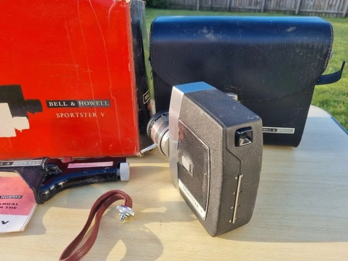 Vintage Movie Camera - Bell&Howell Sportster V - Image 4