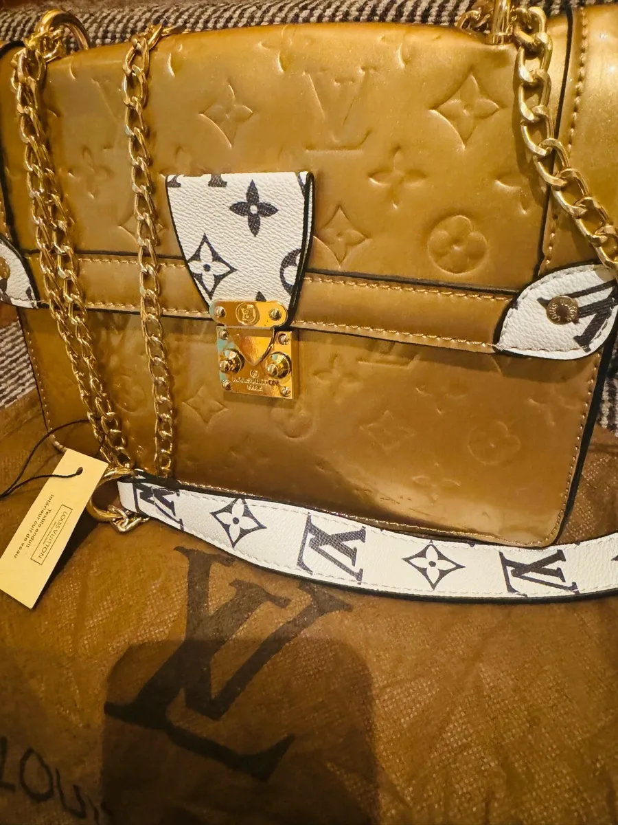 Brand new lv adjustable bag - Image 1