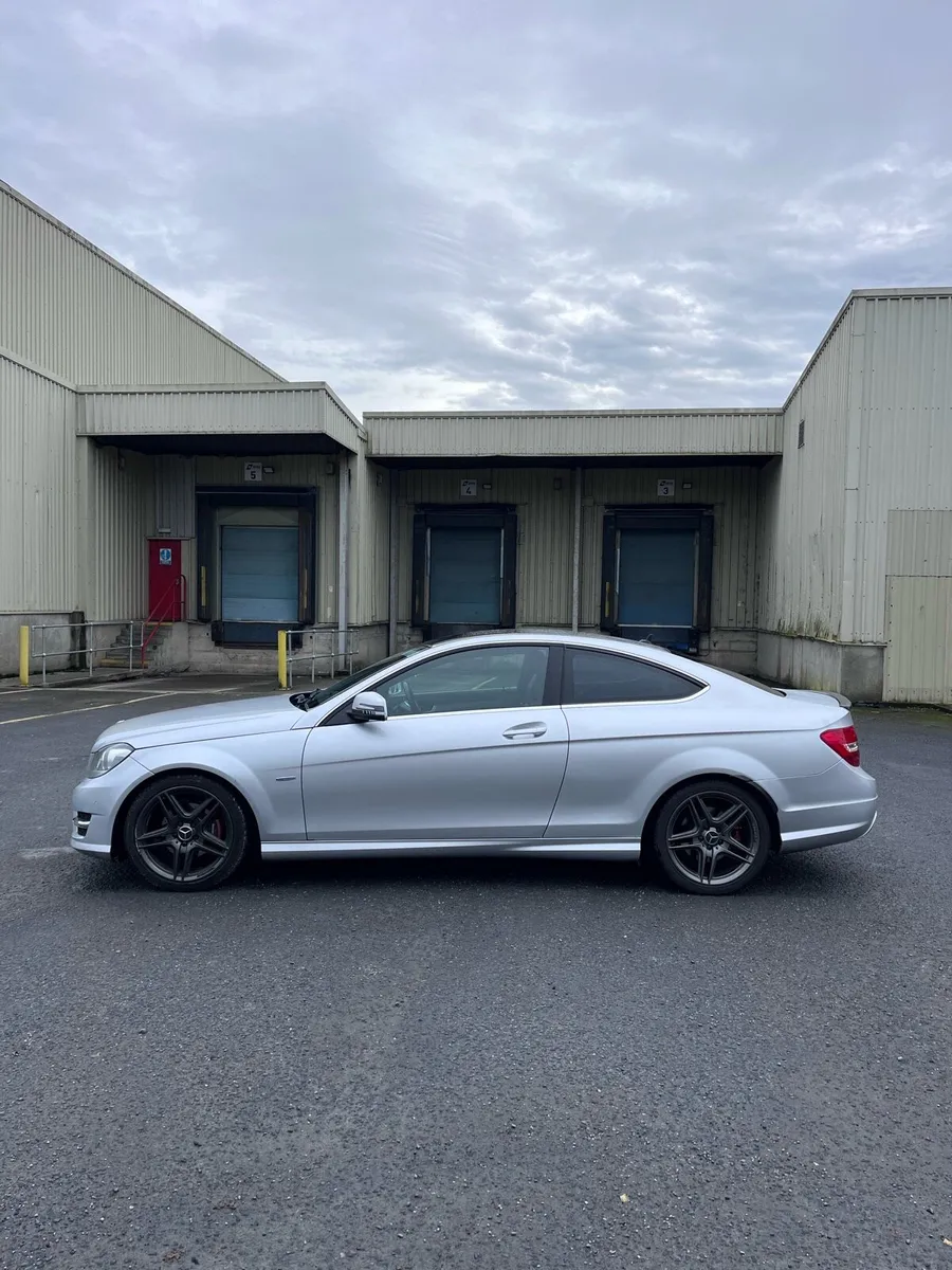 Mercedes Benz C220 *AMG SPEC* - Image 3