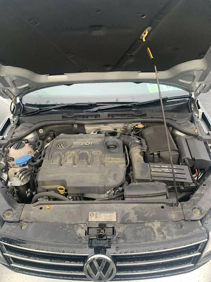 Volkswagen Jetta 2016 - Image 3