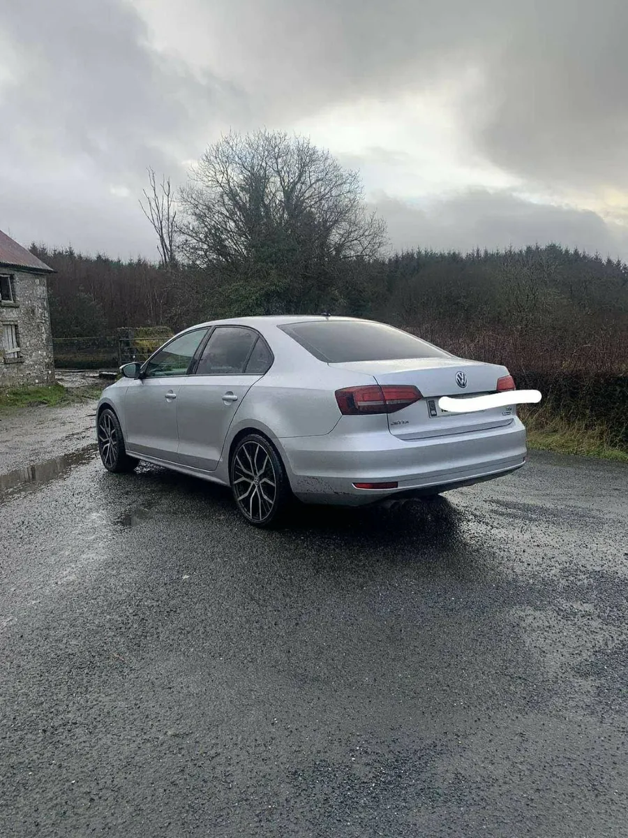 Volkswagen Jetta 2016 - Image 4