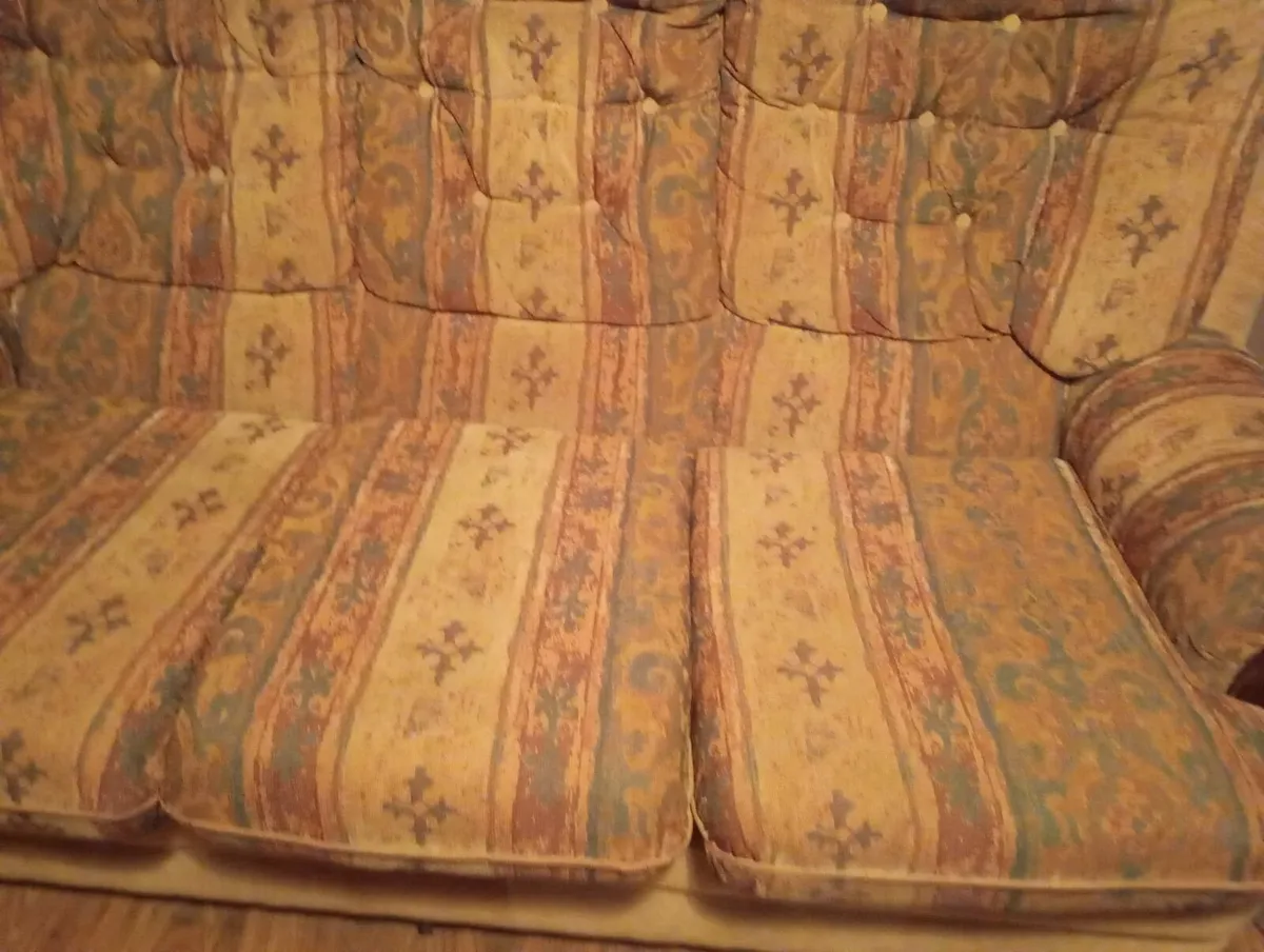 Couch and 2 Armchairs - Image 4