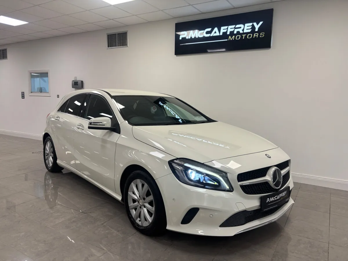 2017 Mercedes-Benz A180 1.6 Style Auto Half Leathe - Image 4