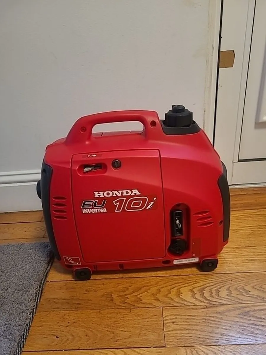 Honda EU10i Portable Inverter Generator 1000w - Image 1