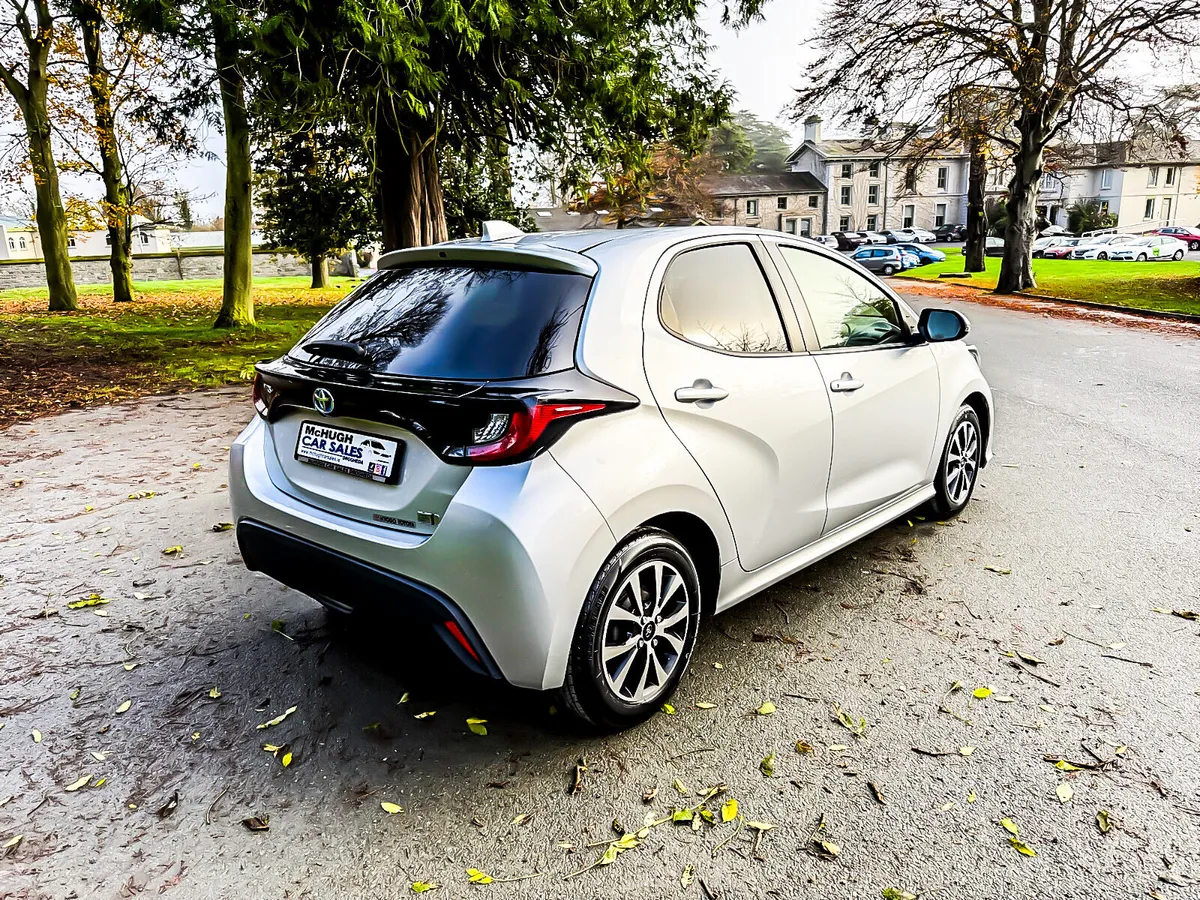 2021 Toyota Yaris 1.5 Petrol Hybrid Automatic - Image 3
