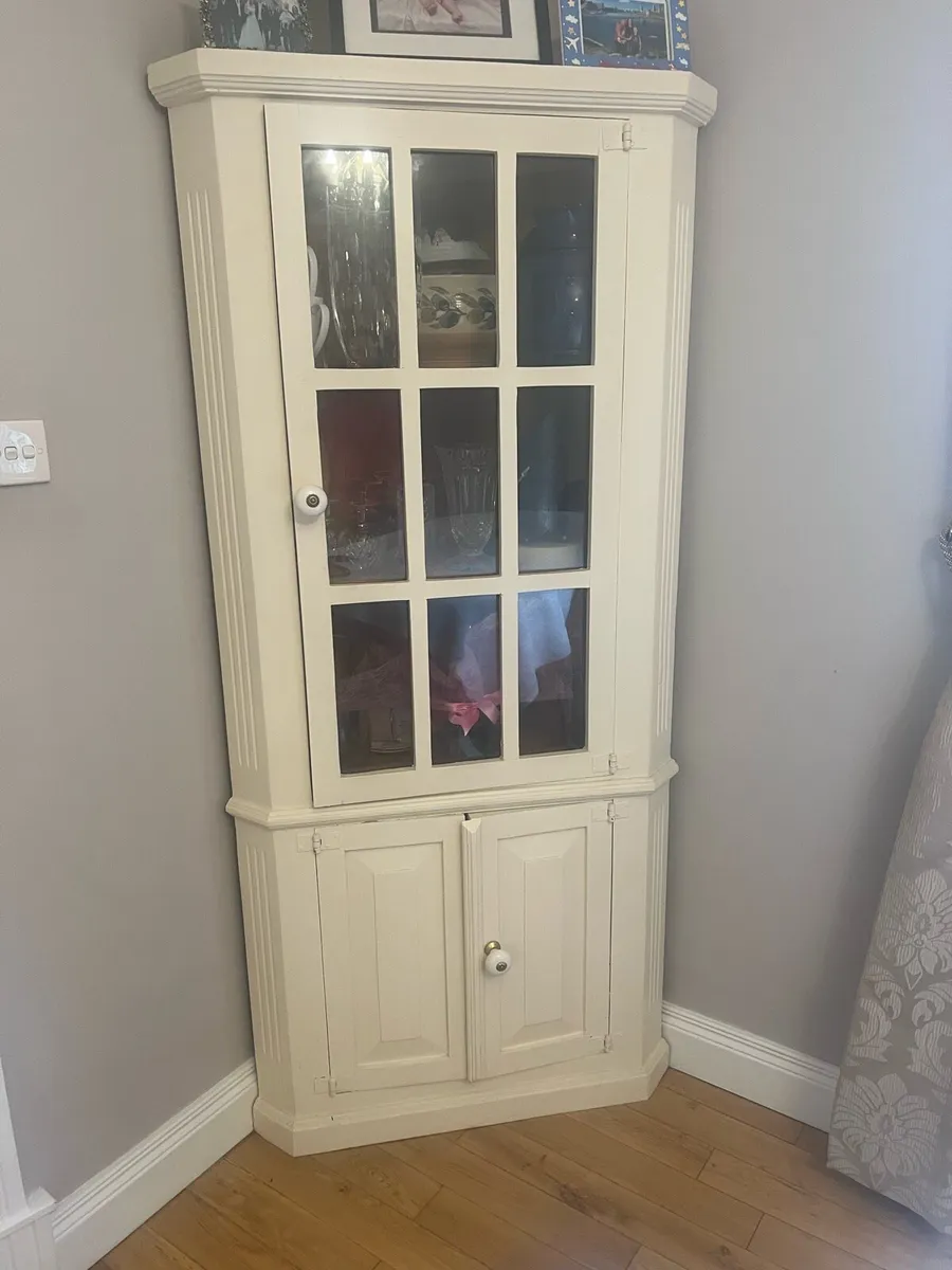 House furniture - Image 1