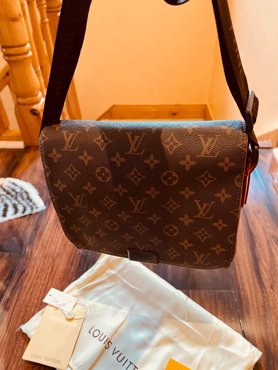 Brand new lv  bag unisex - Image 2