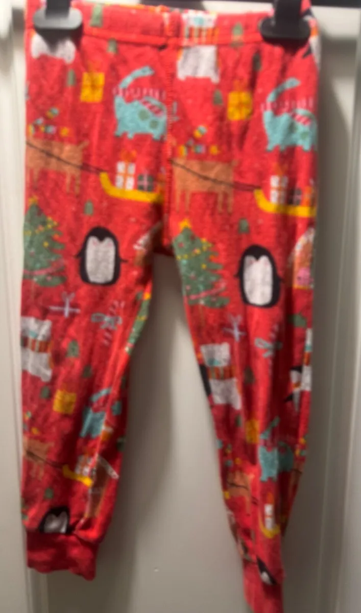 Girls Christmas pyjamas. - Image 3