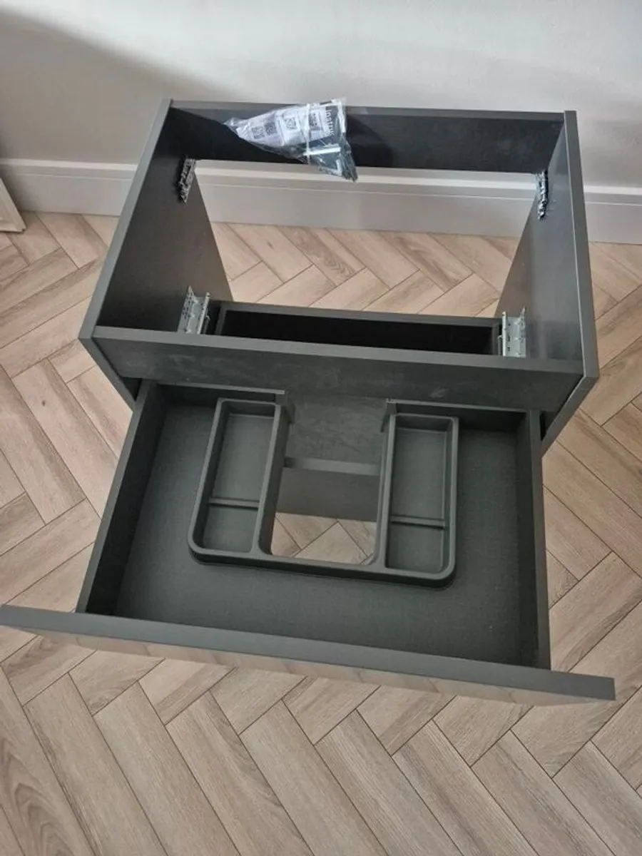 NEW Vanity Unit with sink - Image 3
