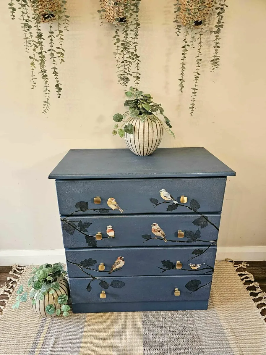 Chest of drawers - Image 1