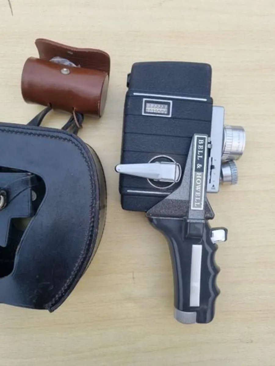 BELL & HOWELL Electric Eye Vintage camera - Image 3
