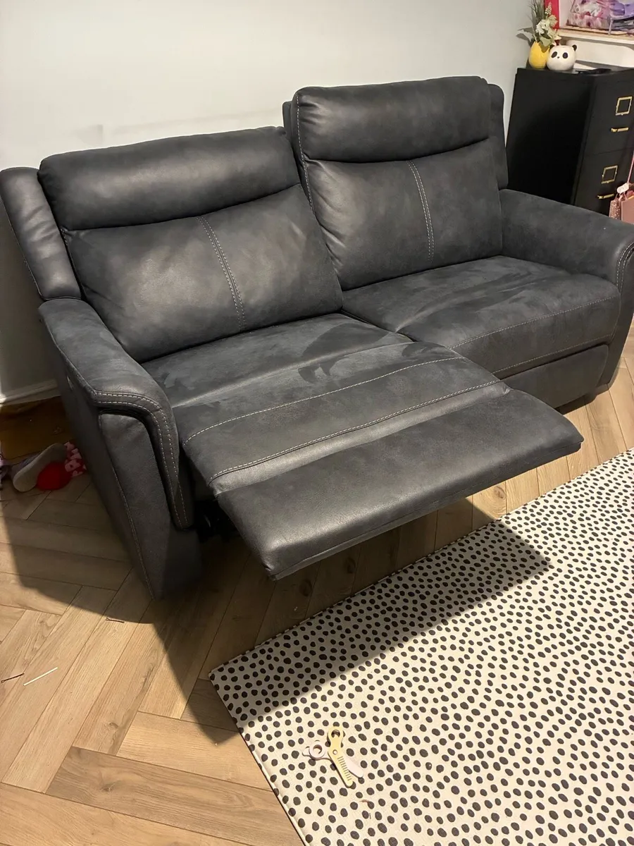 Recliner - Belluna 2.5 Seater Electric Recliner - Image 2
