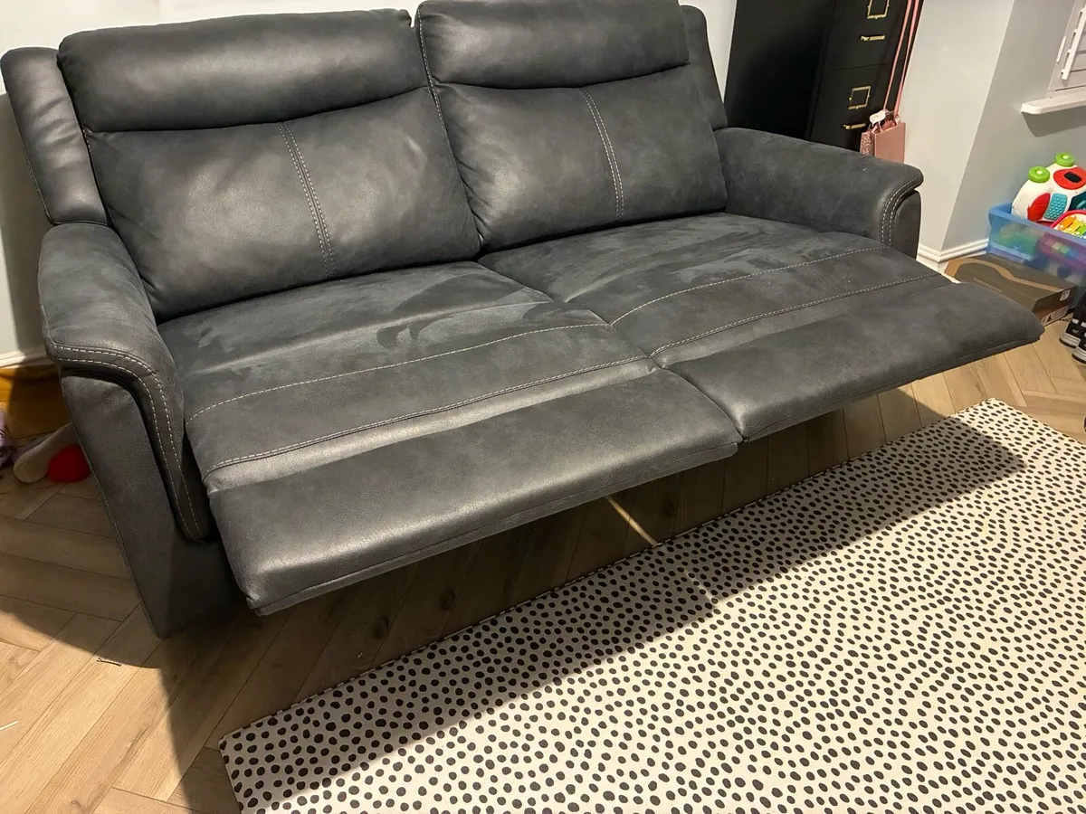 Recliner - Belluna 2.5 Seater Electric Recliner - Image 3