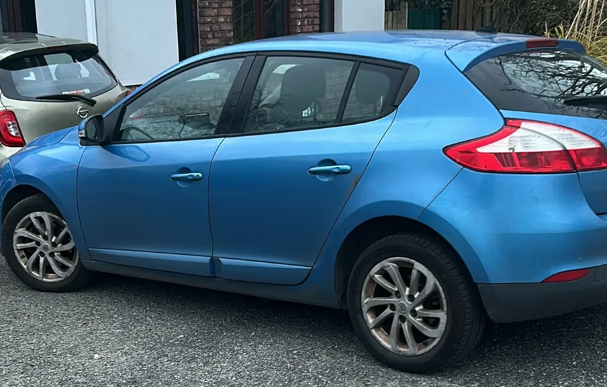 Renault Megane 2013 1.5 dci needing repair - Image 3