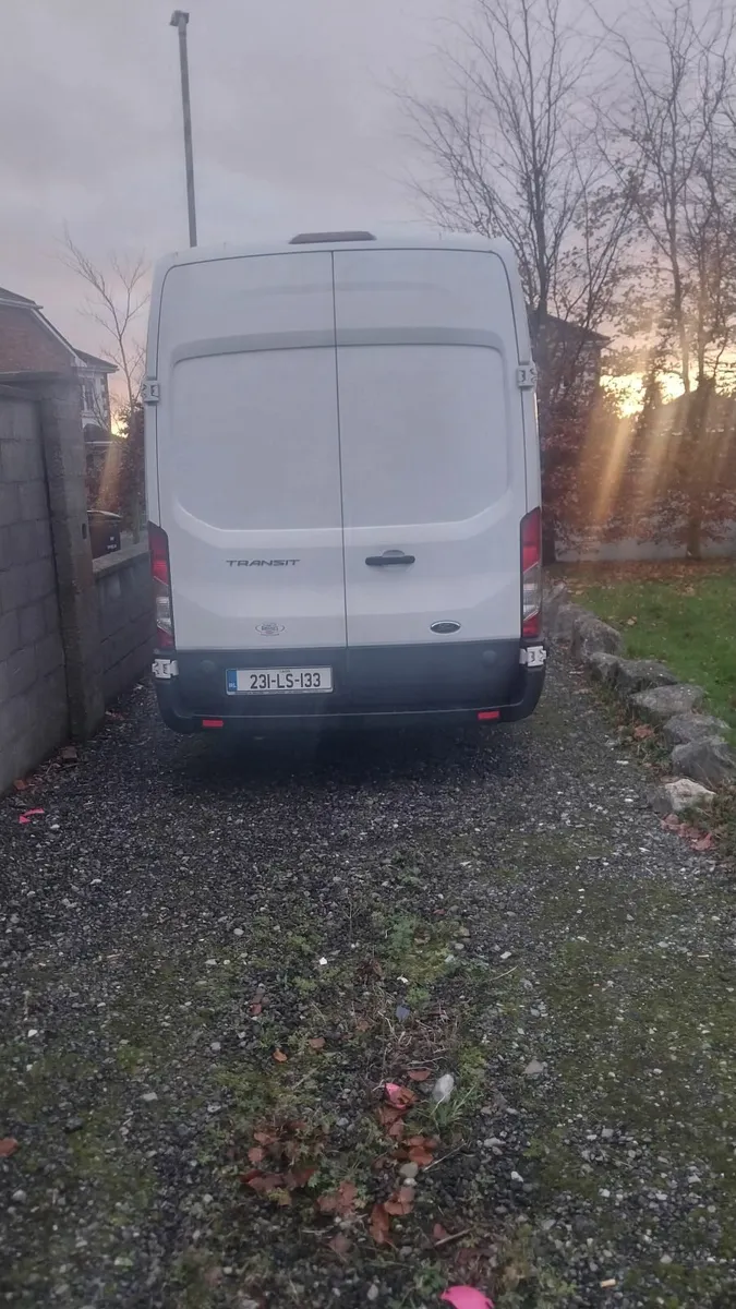 Ford Transit 2023 - Image 2