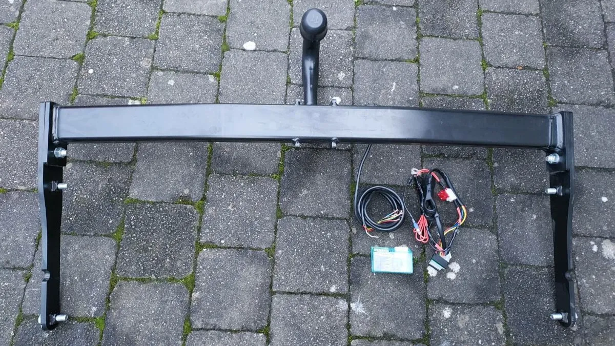 VW PASSAT B7 TOWBAR - Image 3