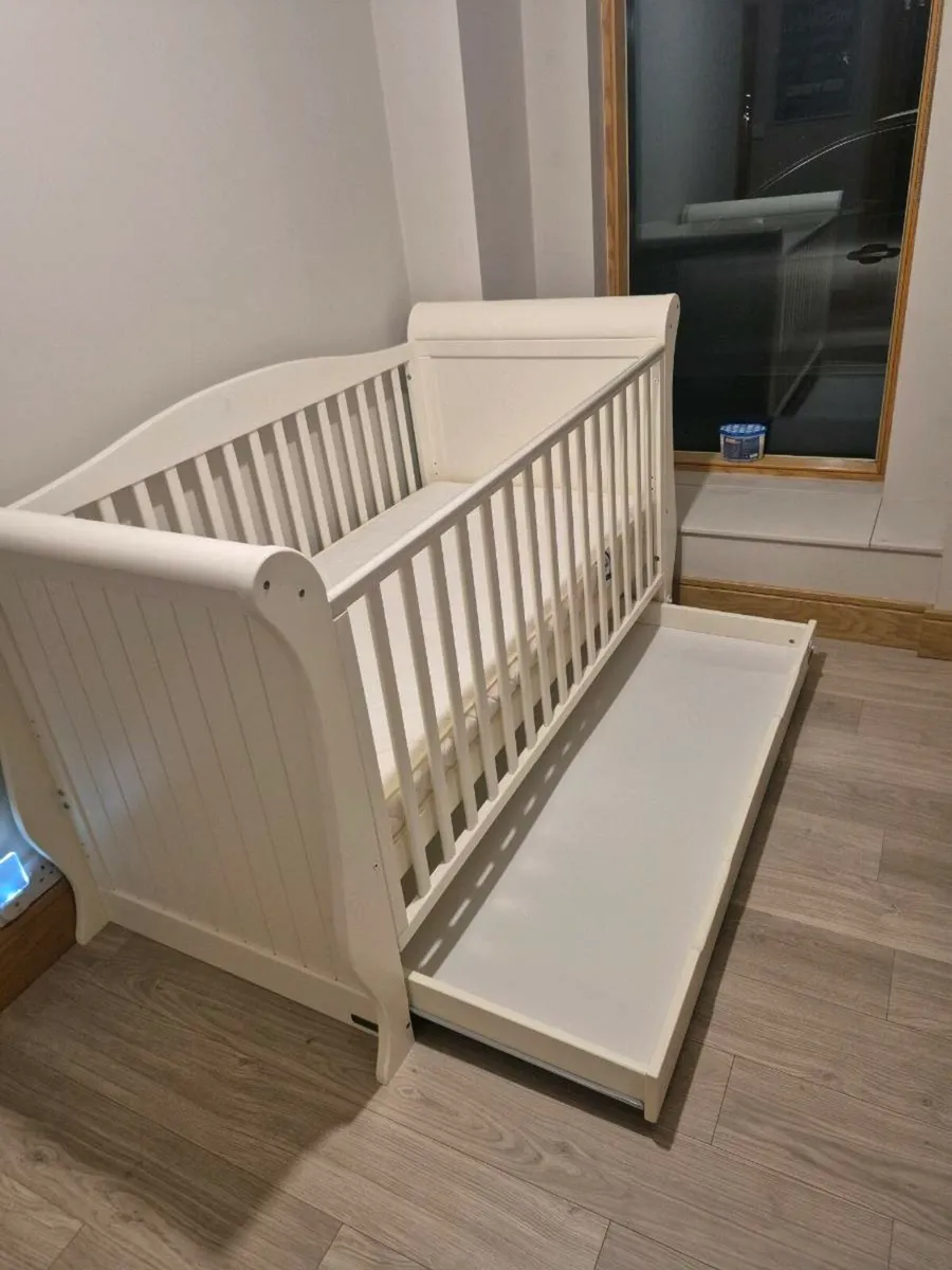 Cot bed - Image 1