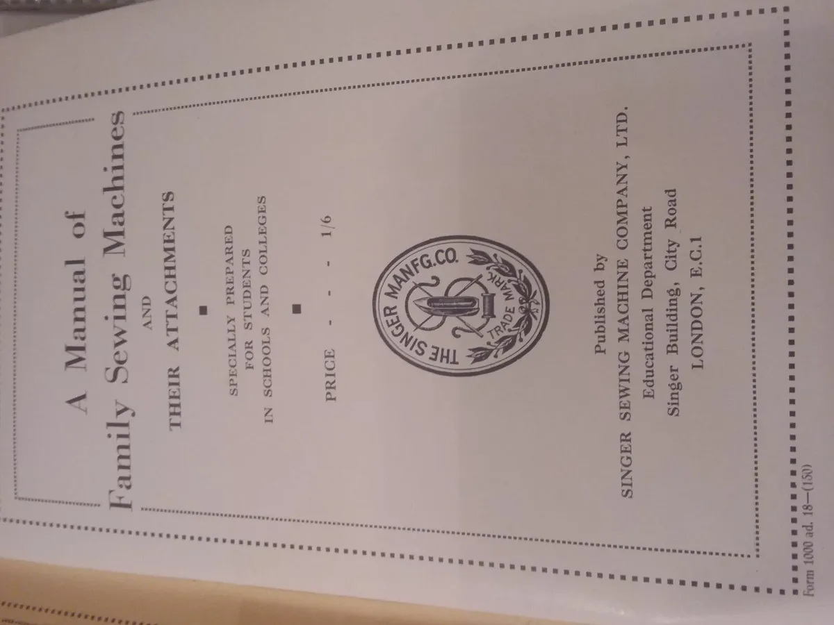 SINGER SEWING MACHINE - Image 3