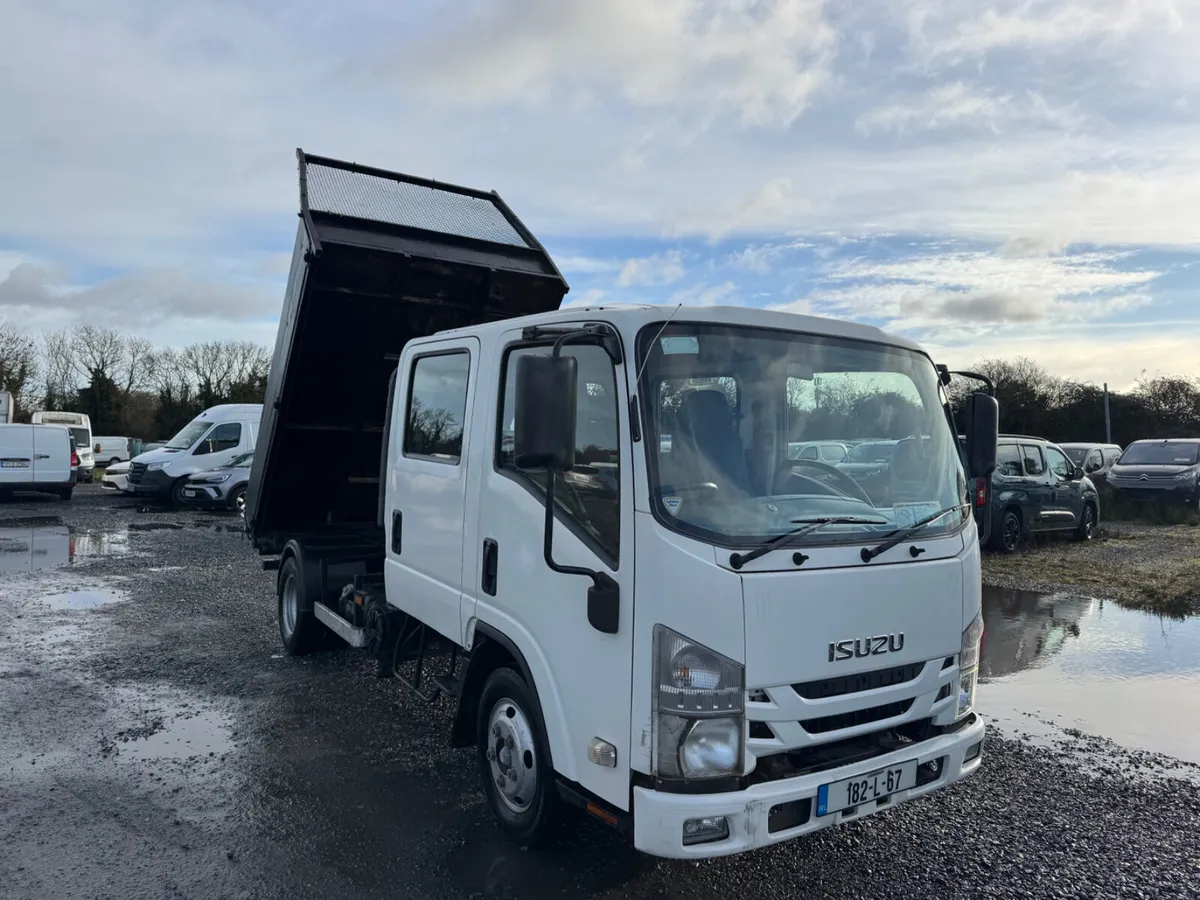Isuzu NL Crewcab tipper low mileage - Image 1