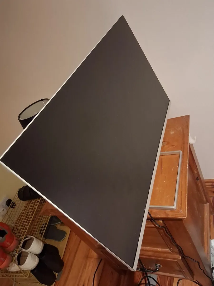 HP HP Series 5 HD 27" LCD Monitor - Image 1