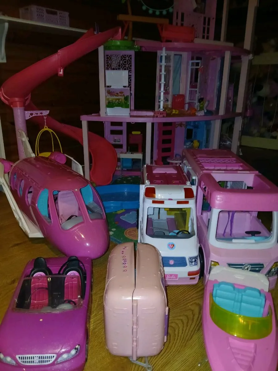 Barbie dream house plus vehicles - Image 4