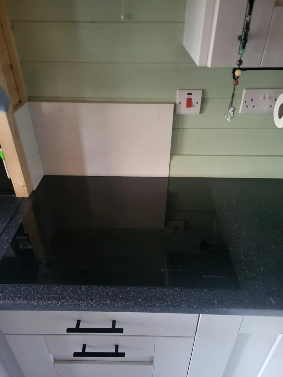 Wooden Cabin Living Space - Image 4