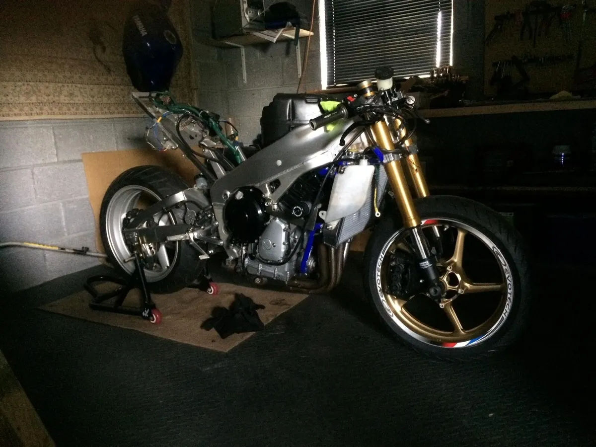 Yamaha R1 4XV for breaking - Image 1