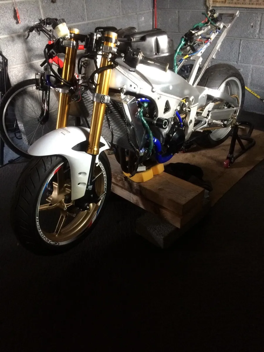 Yamaha R1 4XV for breaking - Image 3