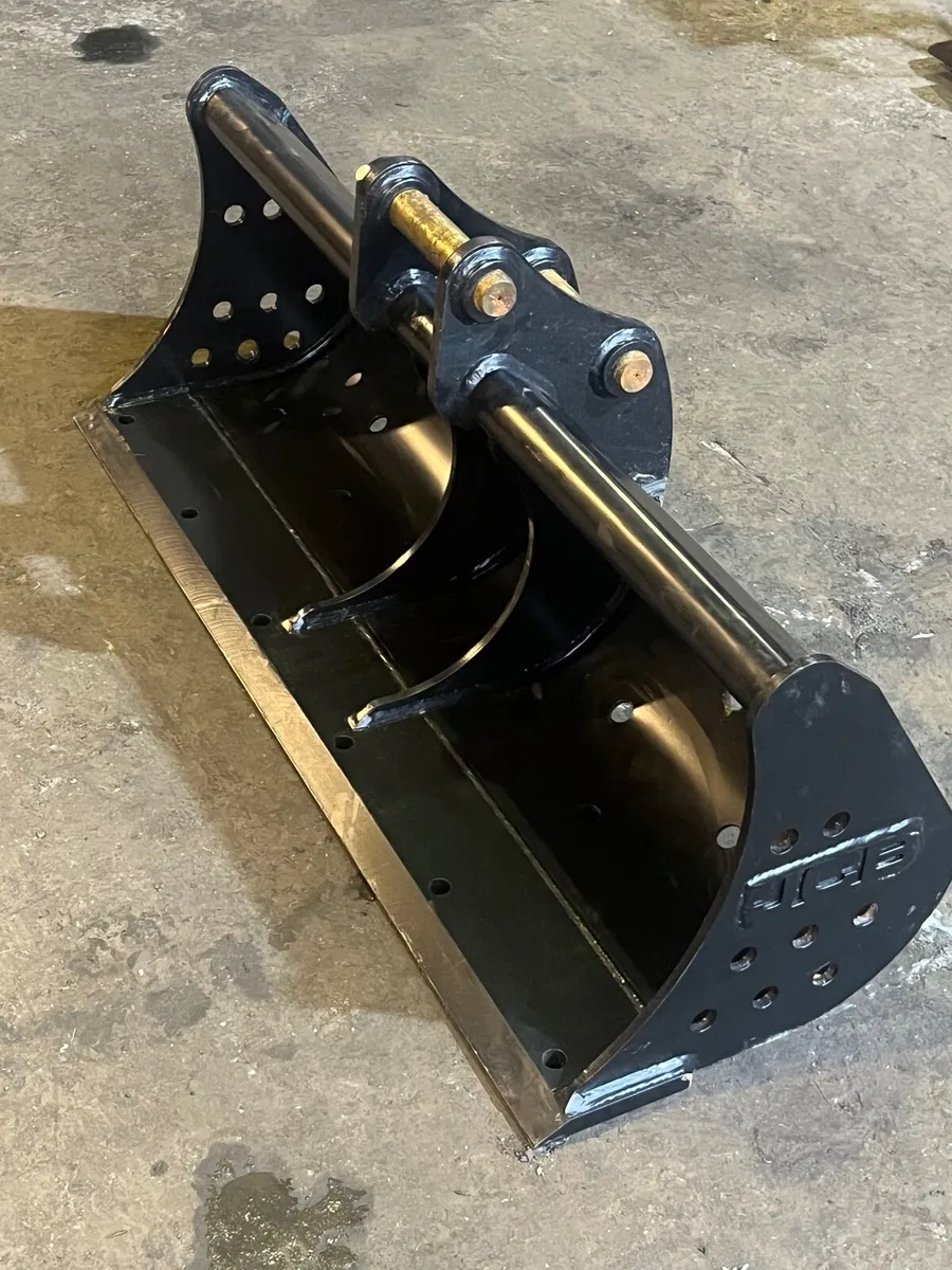 4ft Jcb grading bucket - Image 1