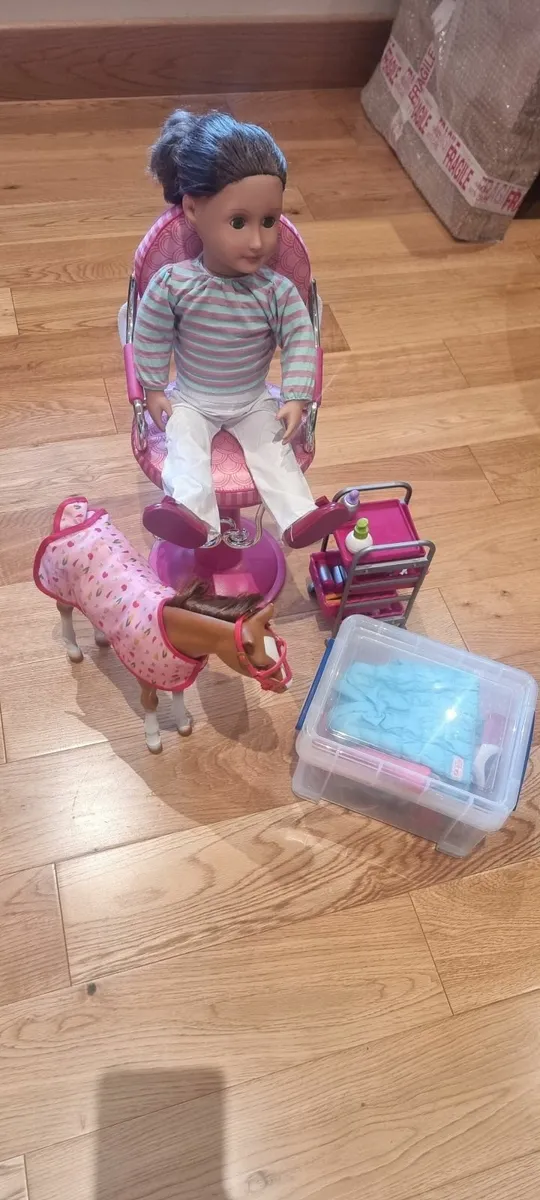 Our generation salon chair, accessories, doll - Image 1