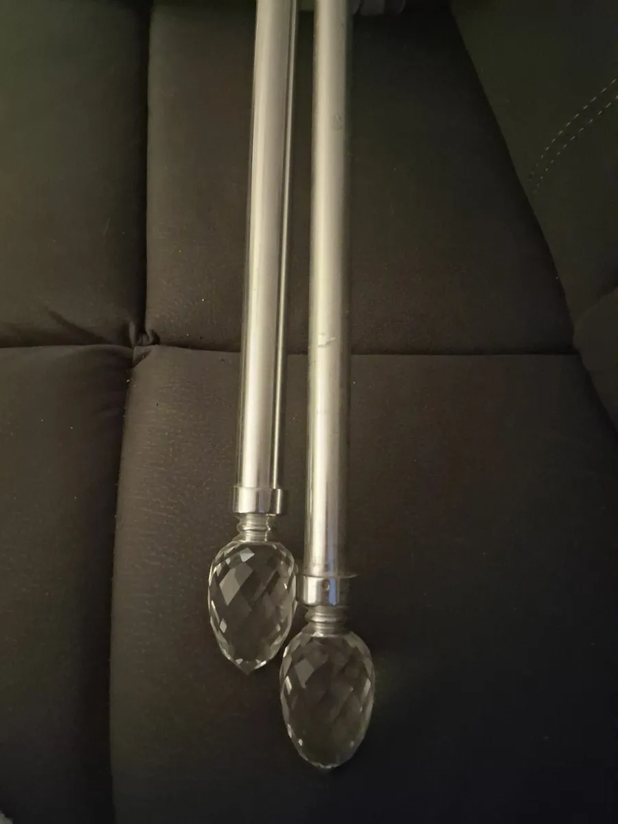 Curtain poll - Image 2