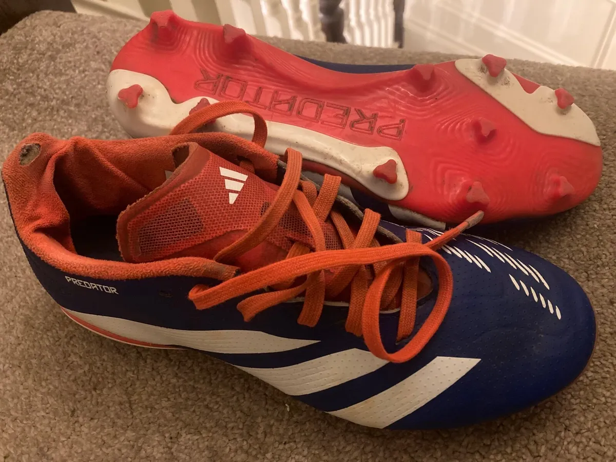 Adidas Predator football boots Size 5