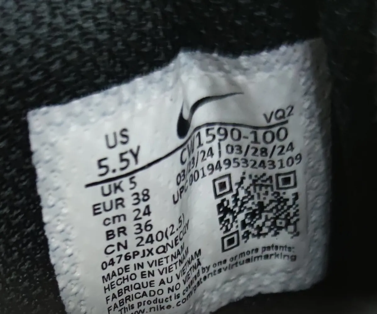 Nike shoes 5 - Image 4