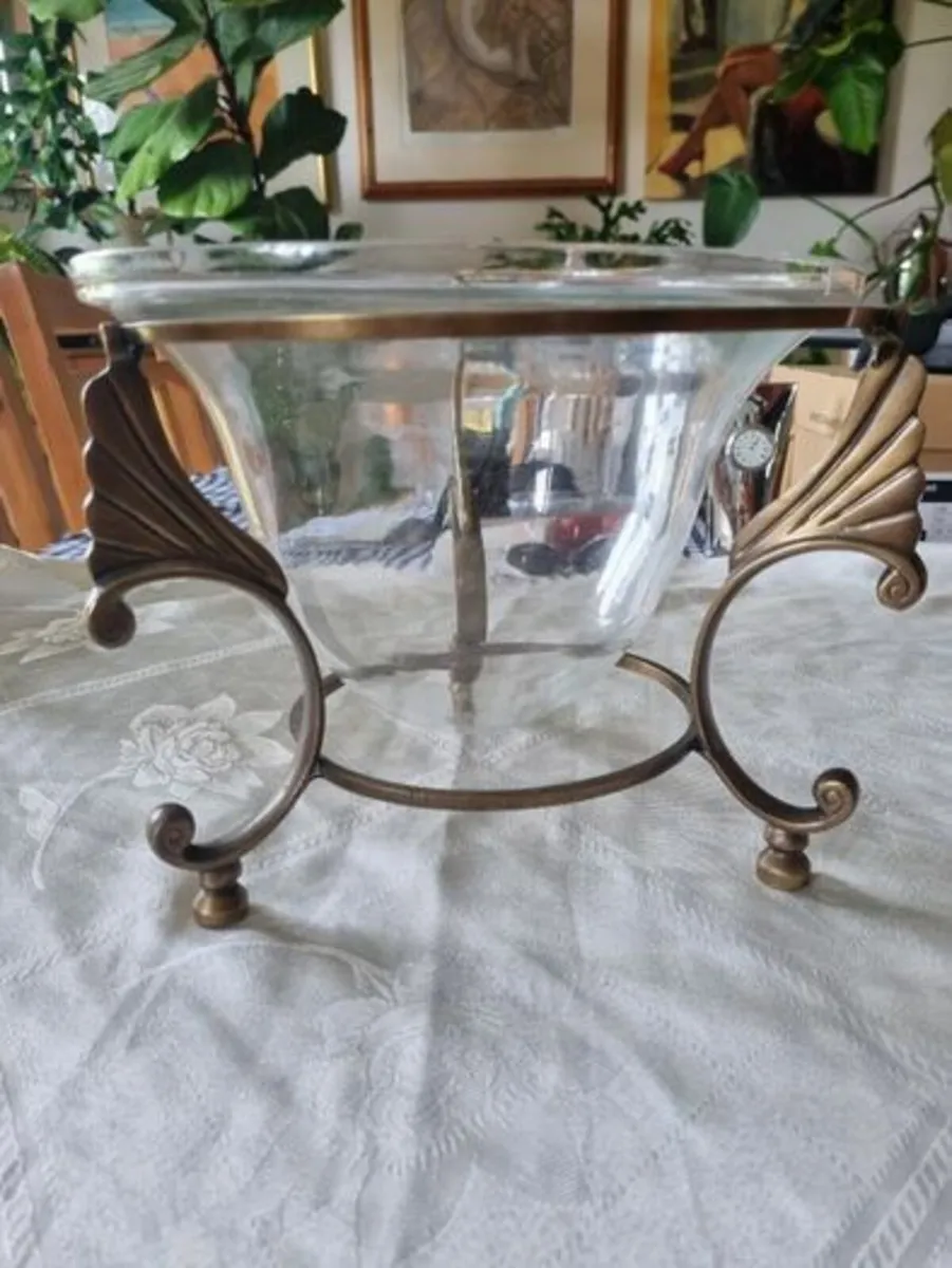 Art Nouveau style bowl in a brass stand - Image 1