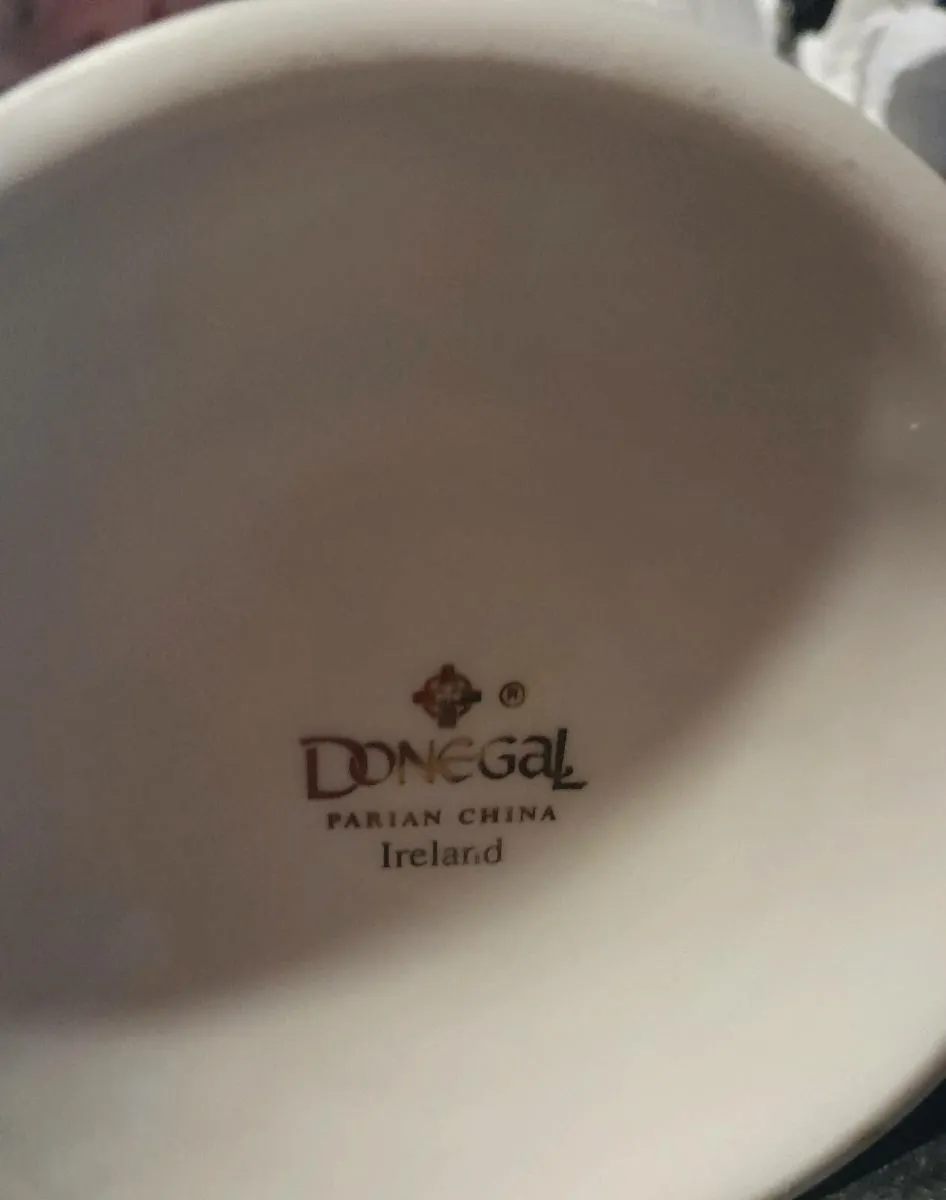 Pair of Donegal Parian china candlesticks - Image 3